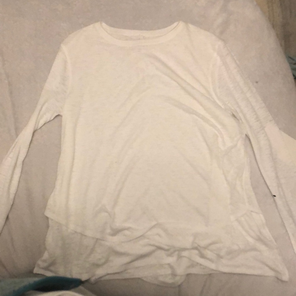 white lulu lemon shirt